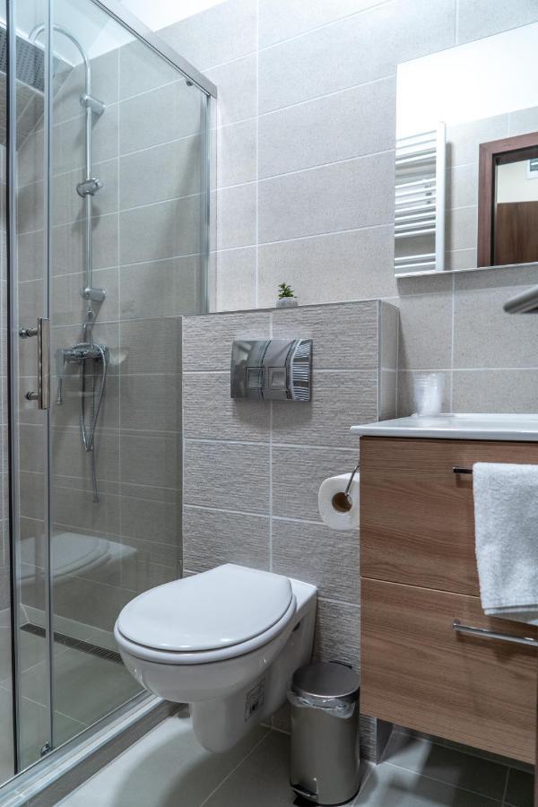 Rozsa Etterem & Panzio Bed & Breakfast Pecs Luaran gambar