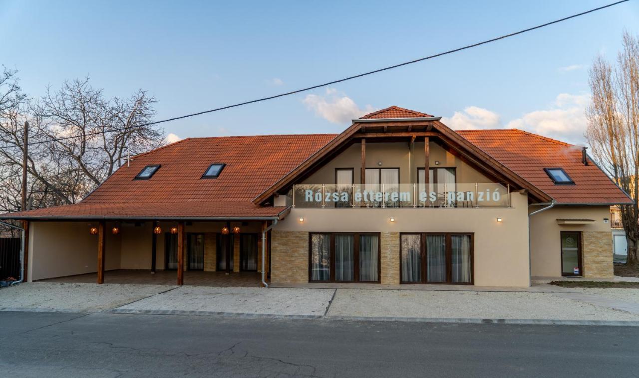 Rozsa Etterem & Panzio Bed & Breakfast Pecs Luaran gambar