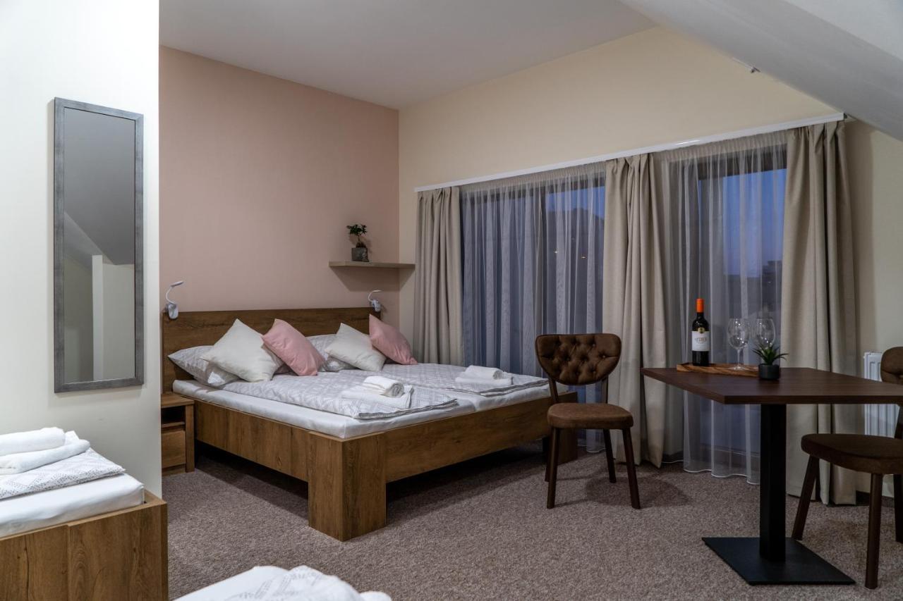 Rozsa Etterem & Panzio Bed & Breakfast Pecs Luaran gambar
