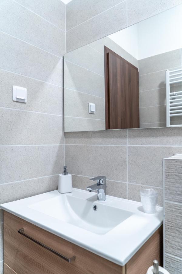 Rozsa Etterem & Panzio Bed & Breakfast Pecs Luaran gambar